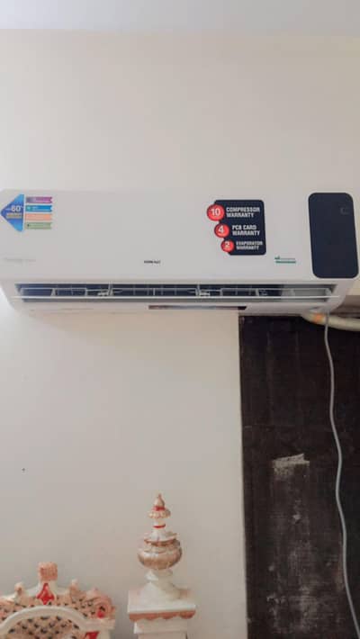 Homeage 1.5 ton ac just box open
