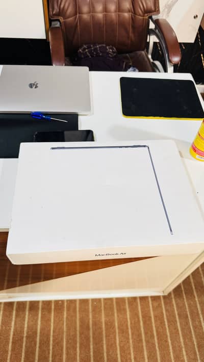MacBook Air 2025 M4 Chip 15”   Sealed)