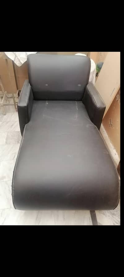 leather dewan