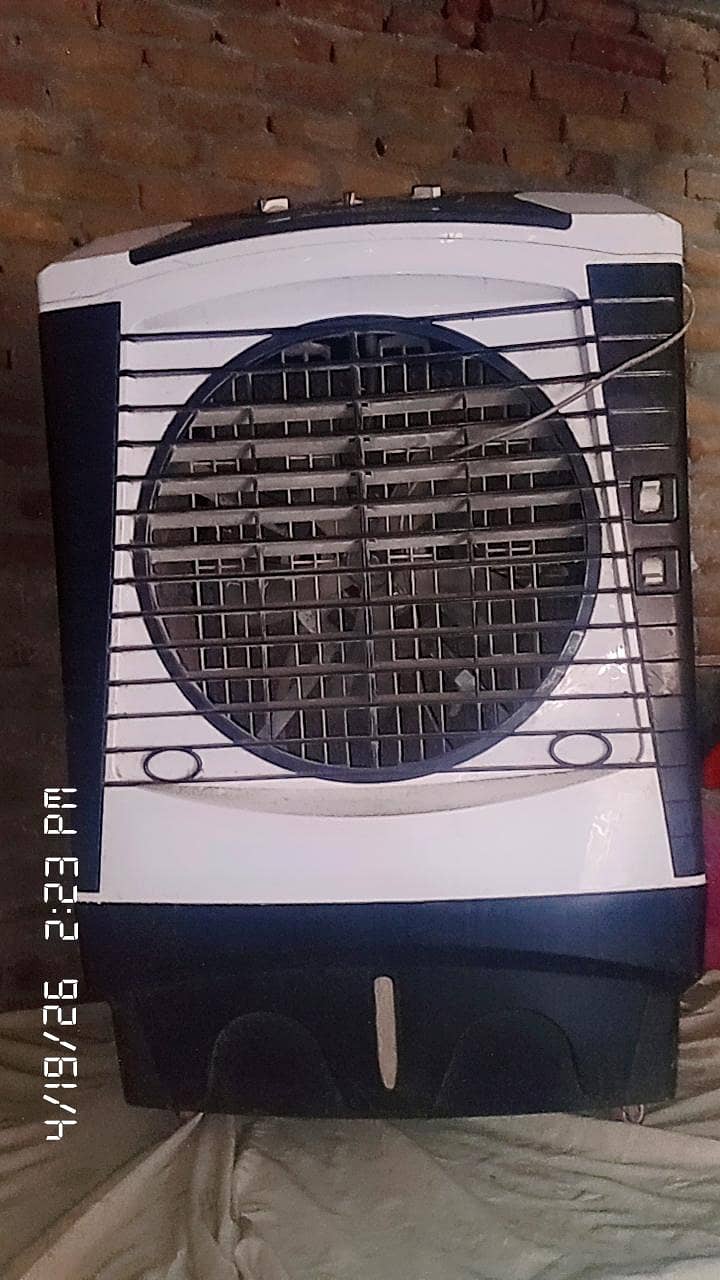 بلکل صاف حالت میں نیشنل کا روم کولر 1