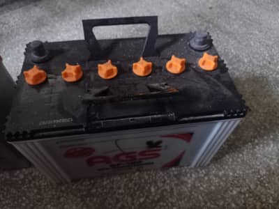 AGS ki 2 battery Hain ak 11 plates wali sp 100 hai or 2nd 5 plates car