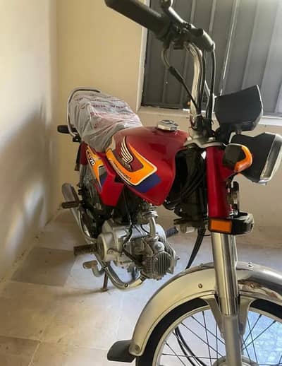 Honda CD 70 Brand New condition just 5000km driven