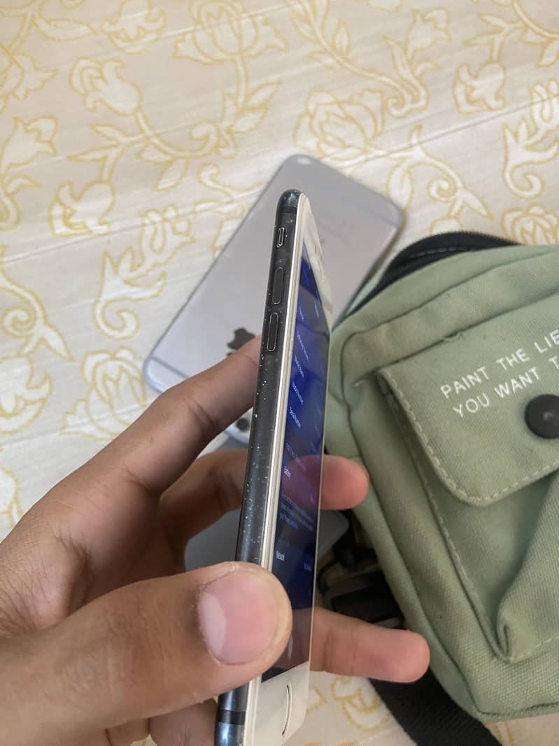 Apple iPhone 7 2