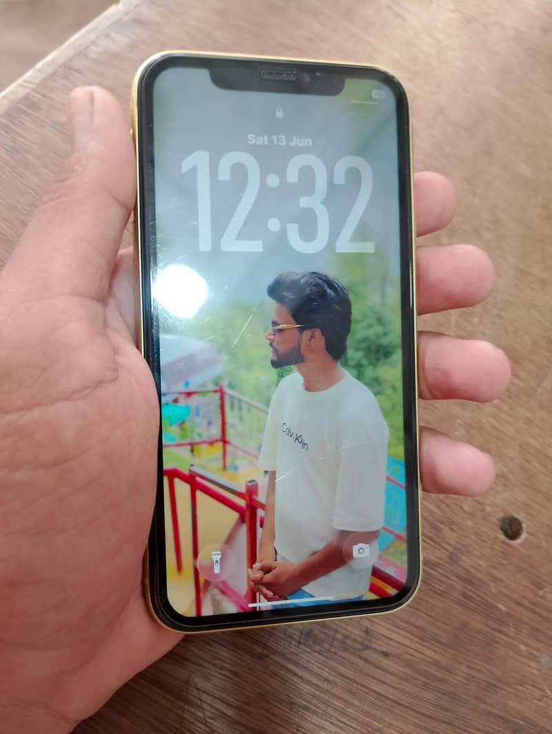 Apple iPhone 11 3