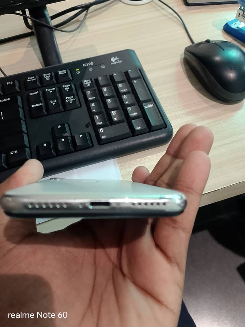 iPhone X 4