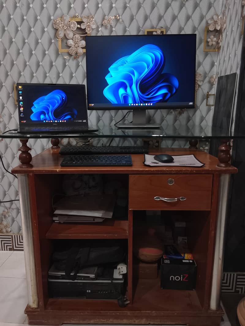 Computer Table 0
