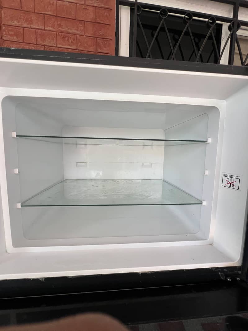 Dawlance fridge 10