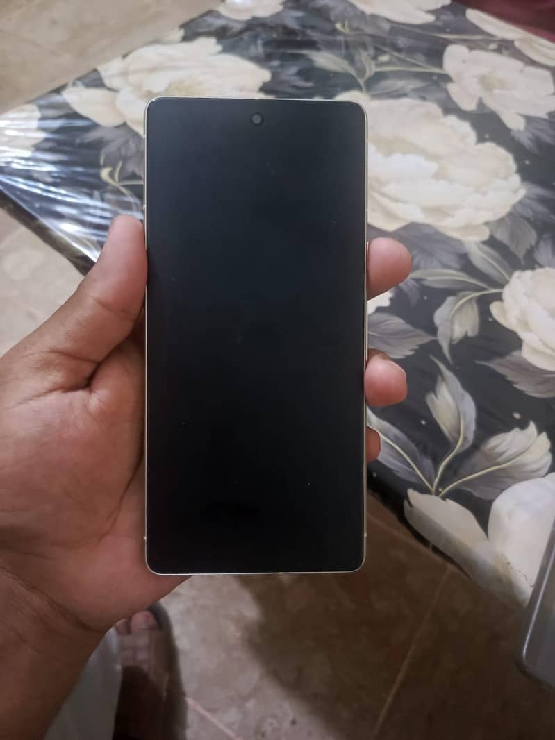 Google Pixel 7 4