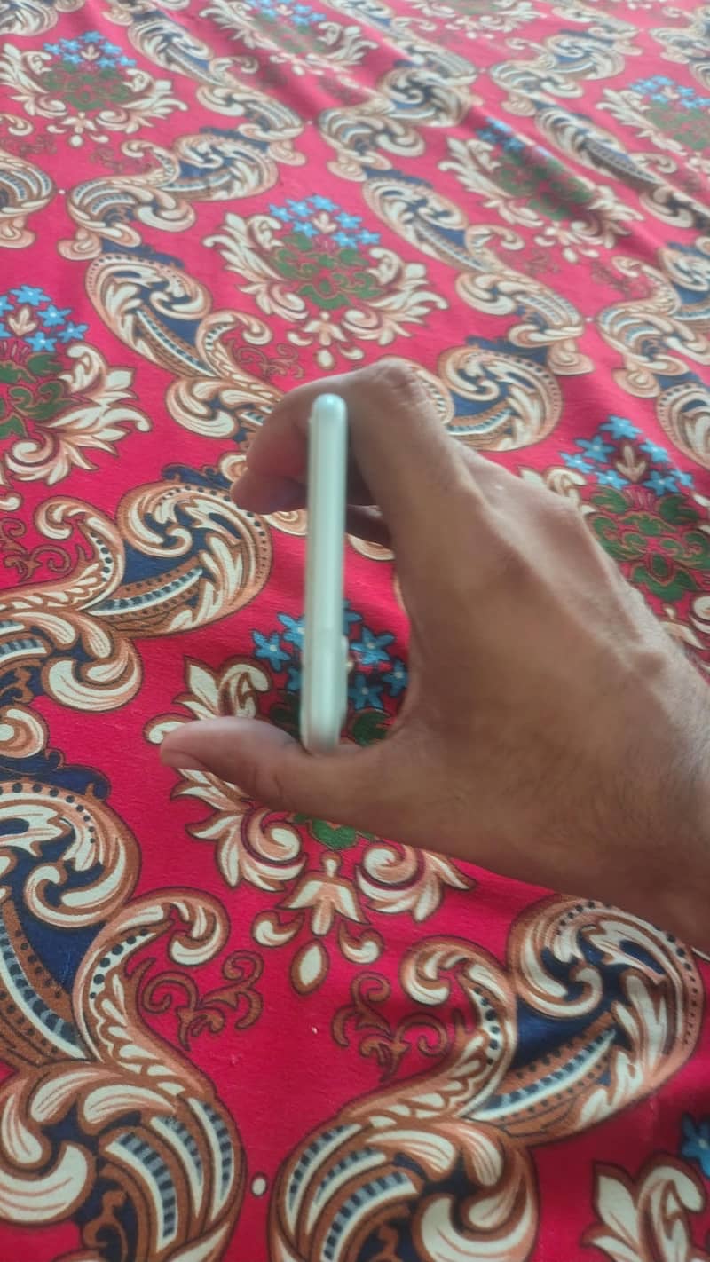 Apple iPhone 7 Plus 4
