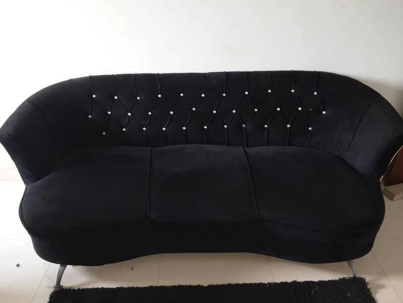 five seater black comfortable sofas 0