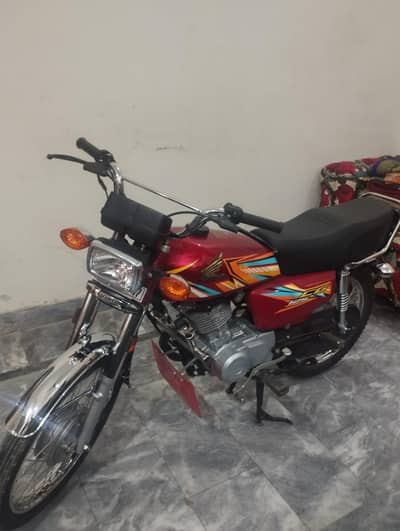 Honda 125 Red color like new only 760 km drive