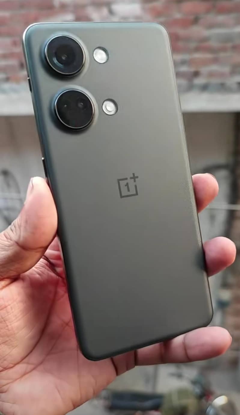 One Plus Ace 2V 0