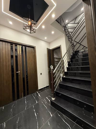 10 Marla brand new 2nd floor available for rent in jubilee town B block lahor