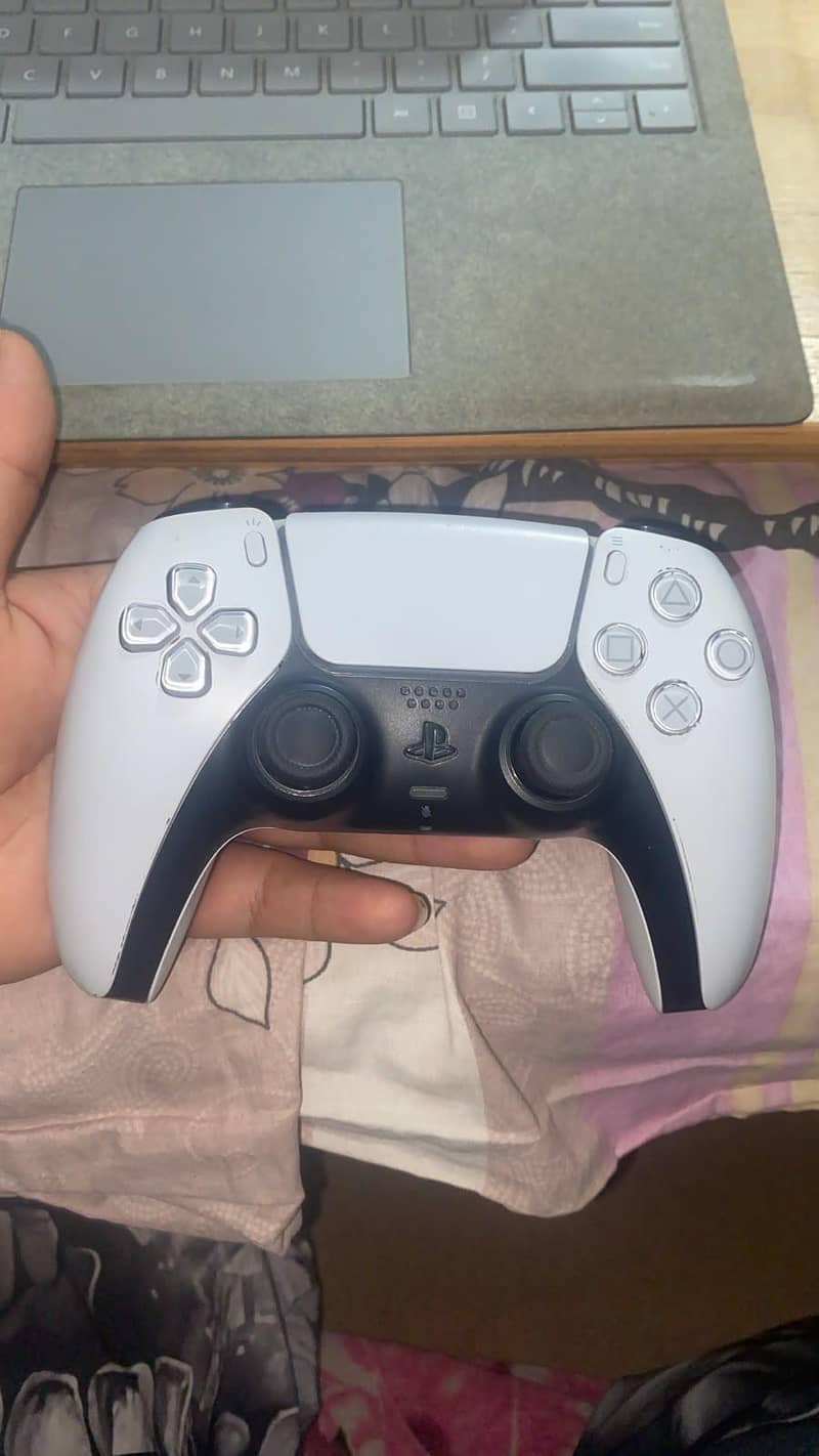 PS5 Controller 3