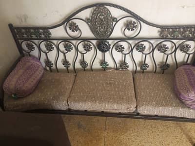 5 setar iron sofa set all ok ha Kam hojaye ge