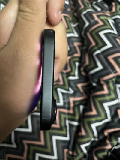Apple iPhone 16