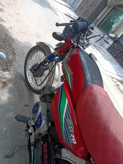 Honda 70cc color red totally janiune