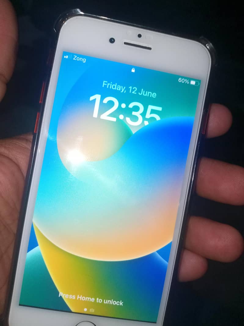 Apple iPhone 8 1