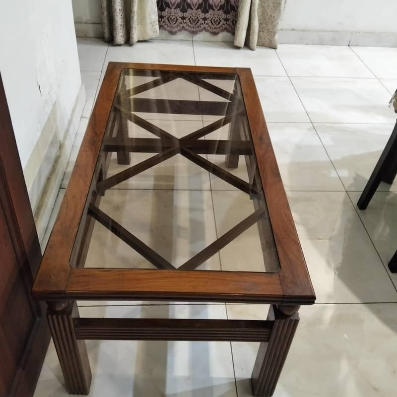 Dinning table 0