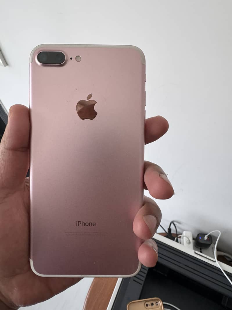 Apple iPhone 7 Plus 6