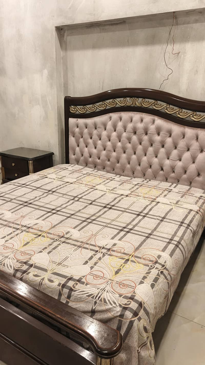 bed set with dressing 4