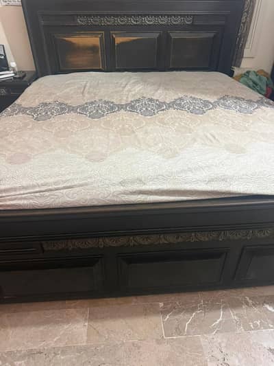 King size double bed and dressing Table urgent sale