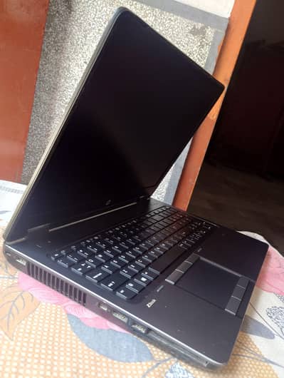 HP Z book 15, Ci7 4th Gen, 16GB RAM, 512GB SSD, 2GB Graphic Card.