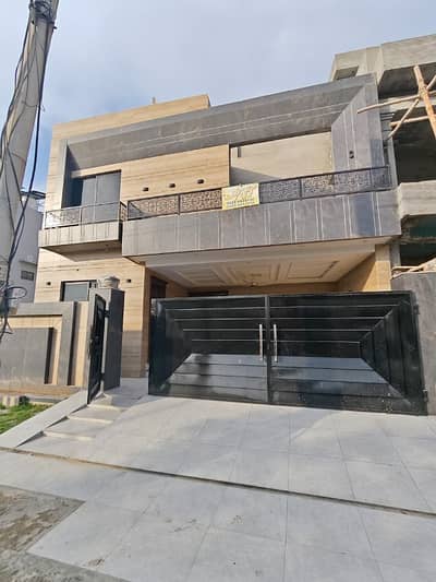 10 Marla Brand New House For Sale