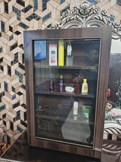 Cosmetic cabinet rack