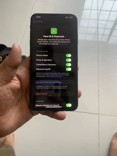 Apple iPhone XS Max 64 Gb sim chal rhi ha with box urgent sale