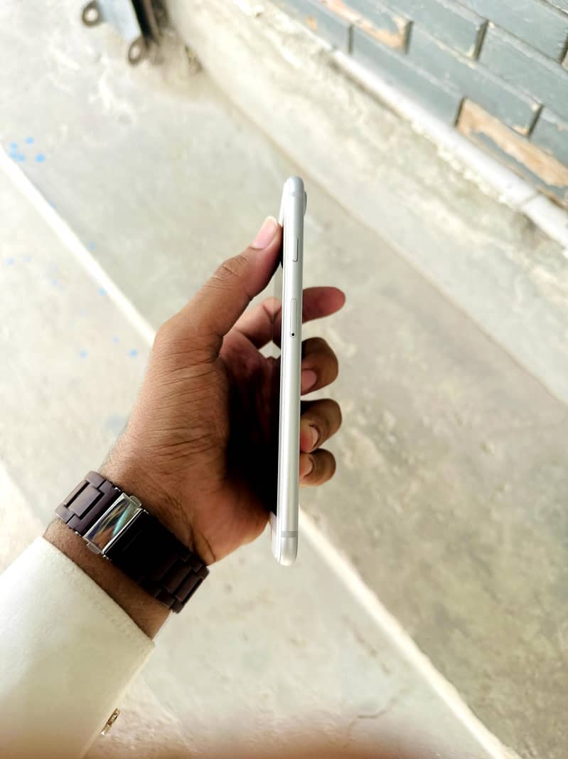 Apple iPhone 7 Plus 1