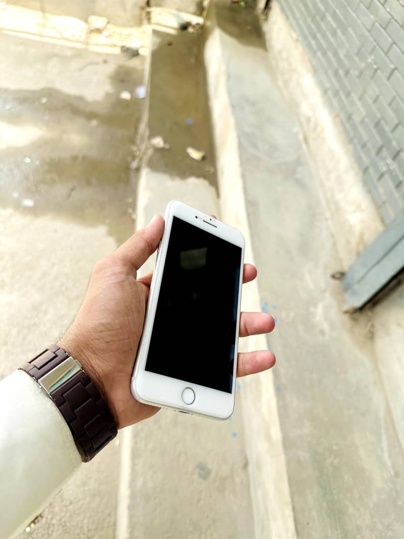 Apple iPhone 7 Plus 3