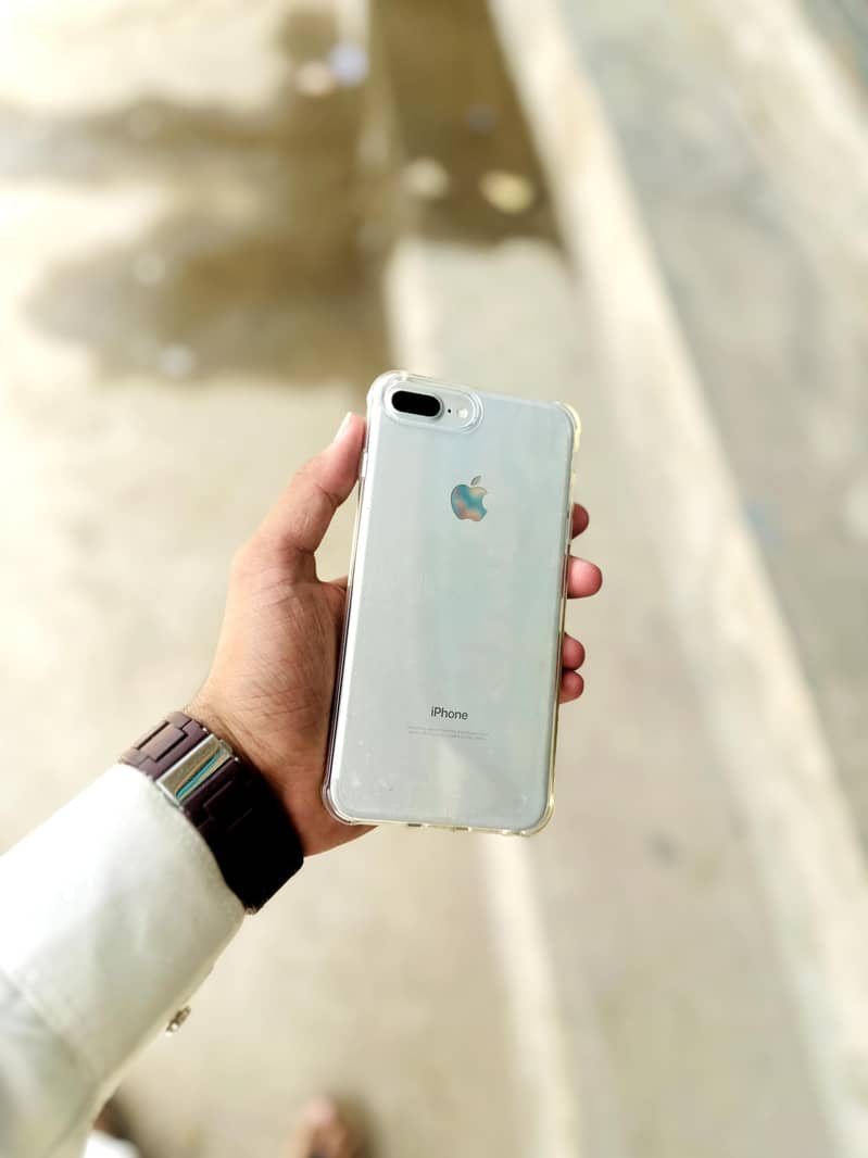 Apple iPhone 7 Plus 8