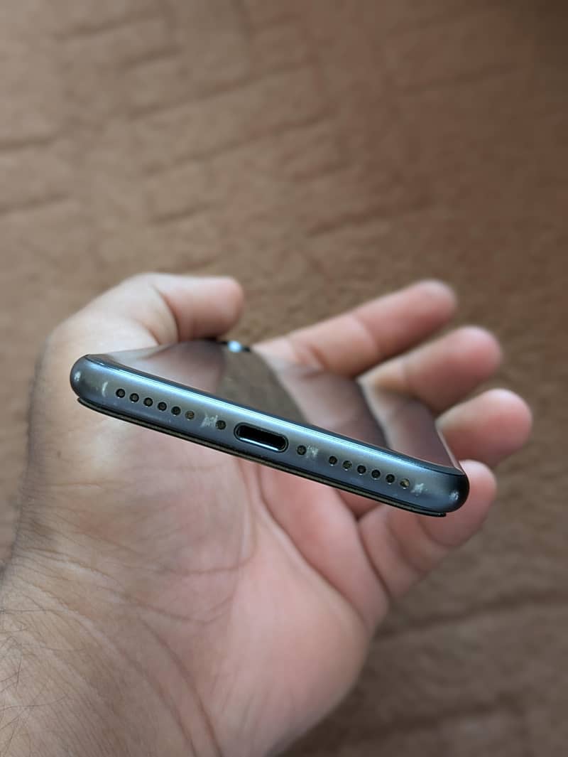 Apple iPhone 8 1