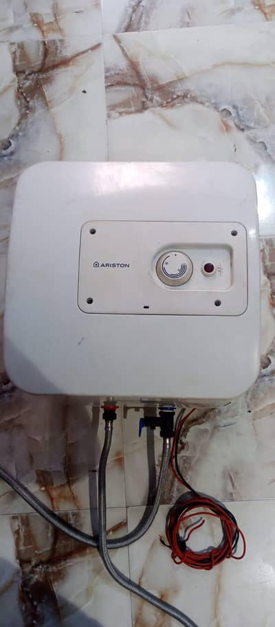 Ariston brand water heater, specifically model SuperG R 15 O.