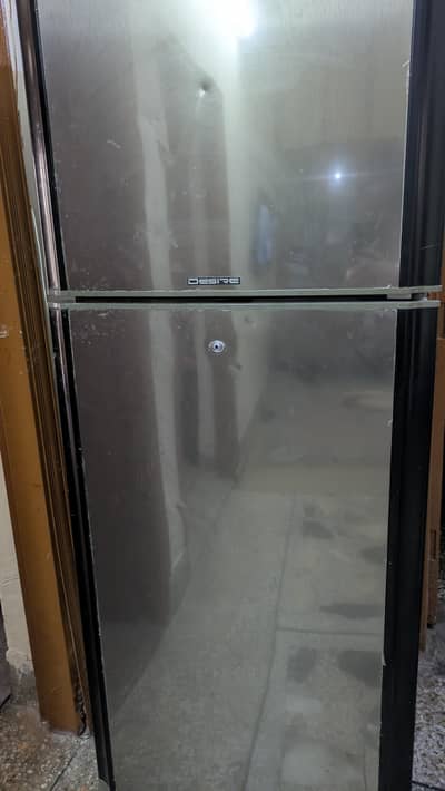 Pel ful size Refrigerator
