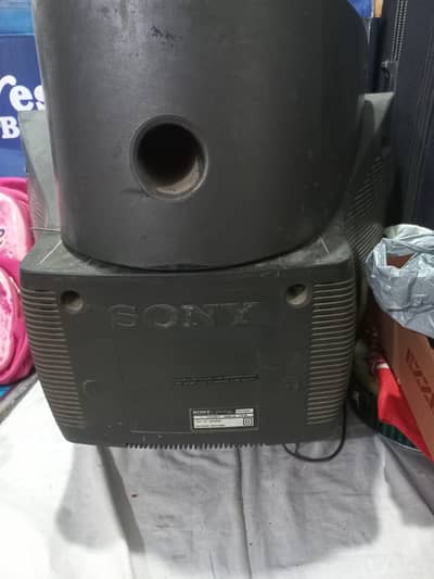 Original imported Sony Meda 24 Inch TV with attached Original boofer