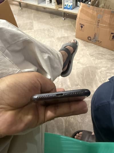 Apple iPhone SE