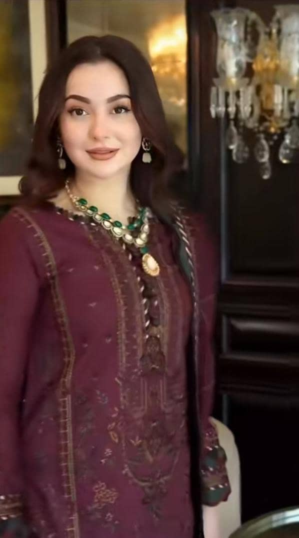 پہن کر خود کو شہزادی محسوس کریں گی - اتنا نازک اور ہیوی کام ہے` 1
