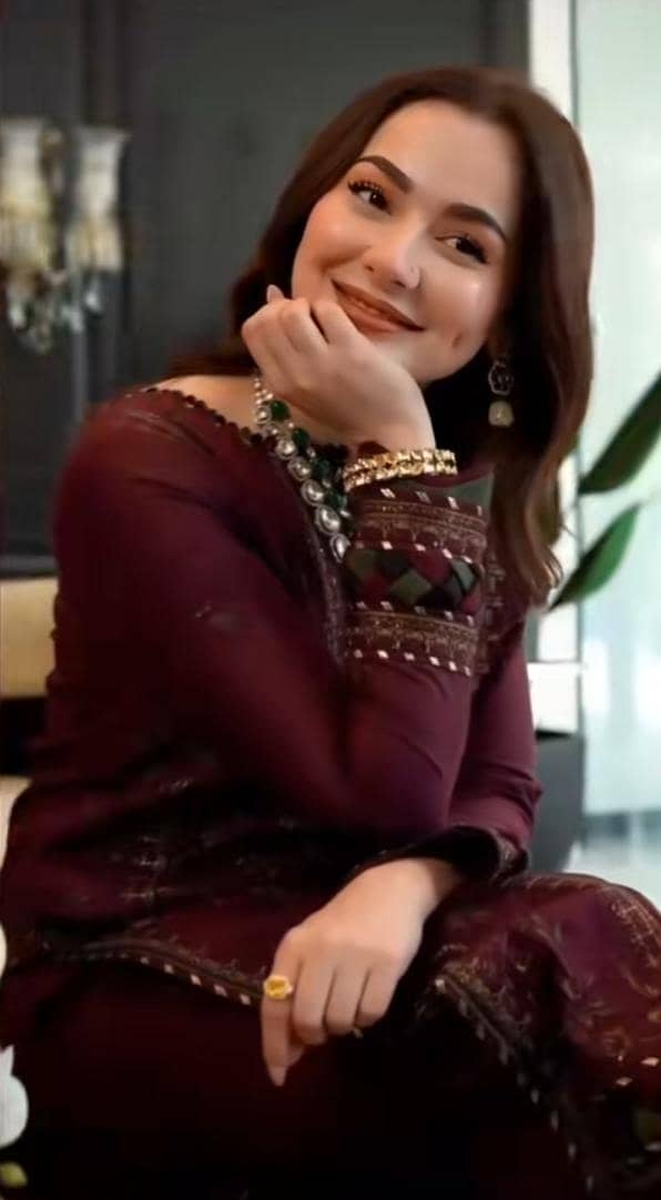 پہن کر خود کو شہزادی محسوس کریں گی - اتنا نازک اور ہیوی کام ہے` 2