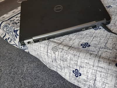 Dell Latitude E7470 (10/10)