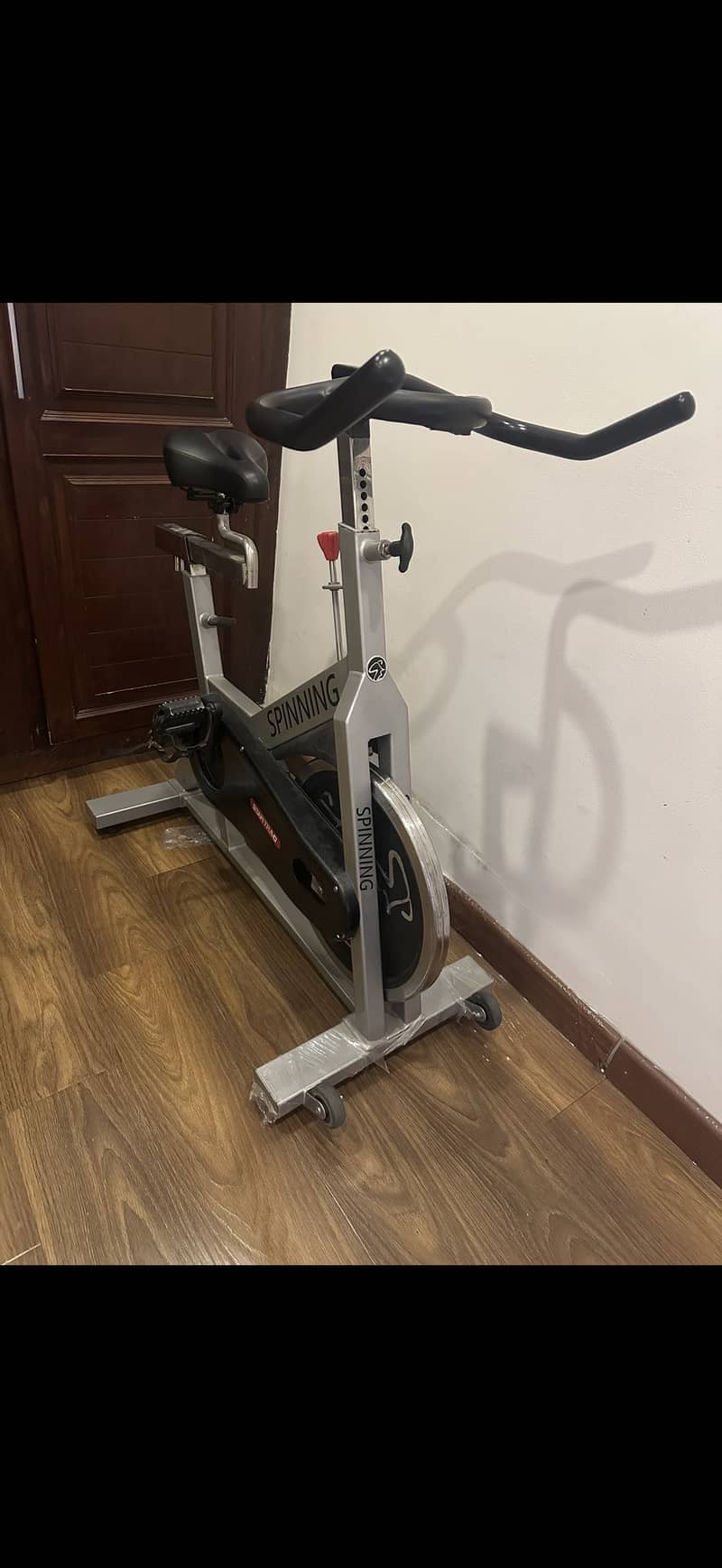 Spinning exercise cycle 4