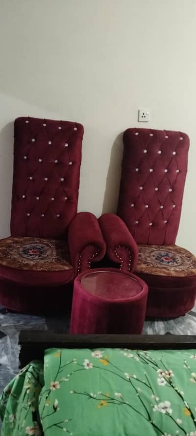 Room Chairs & Couch