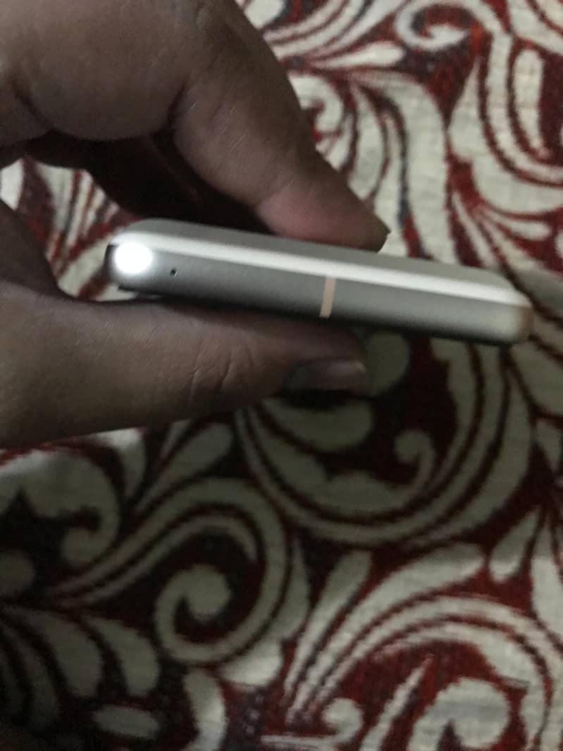 Google Pixel 8 2