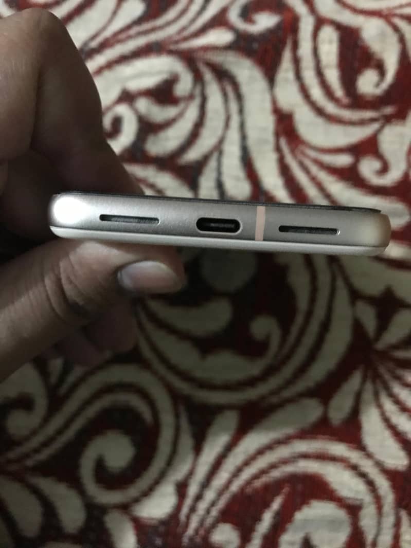 Google Pixel 8 6