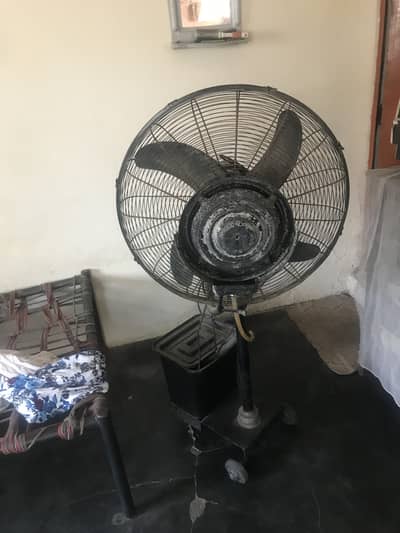 water Stand fan good condition