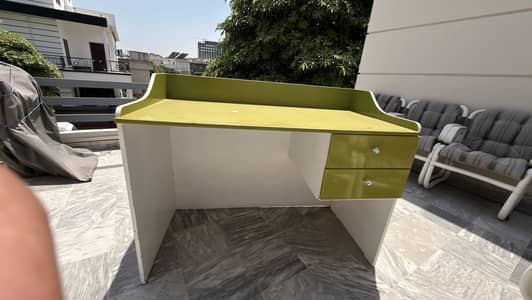 Studytable