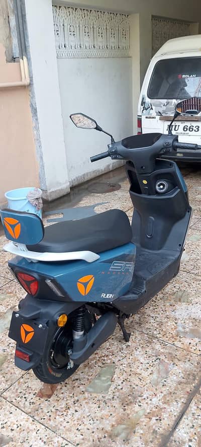 Brand New scotee only 4 months used condition 100/100