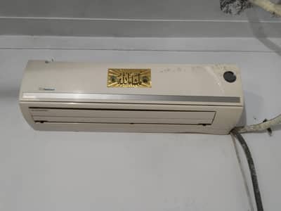 Dawlanc 1.5Ton split Ac in Original Gass Compressor and Pipe remote.
