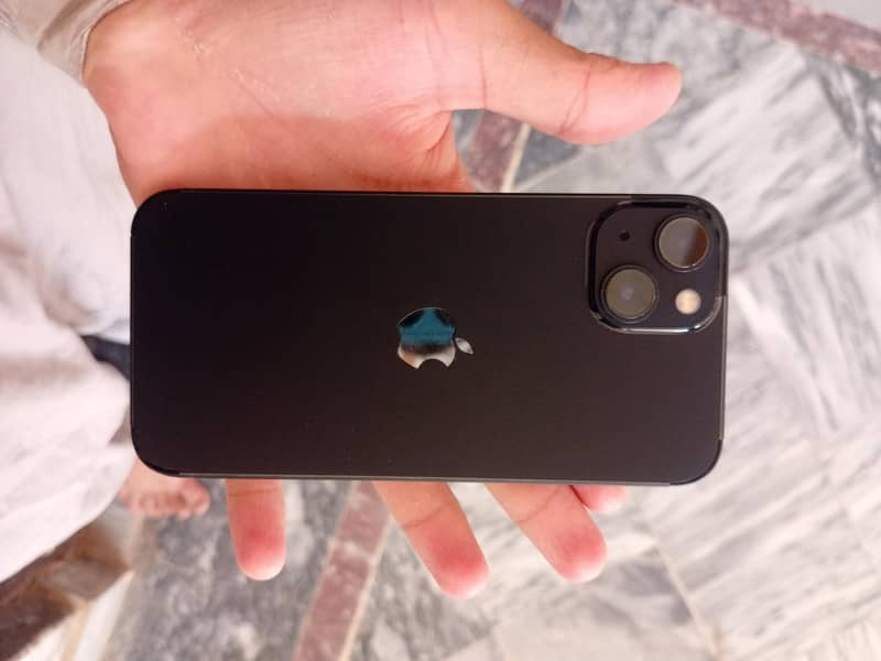 Apple iPhone 13 0